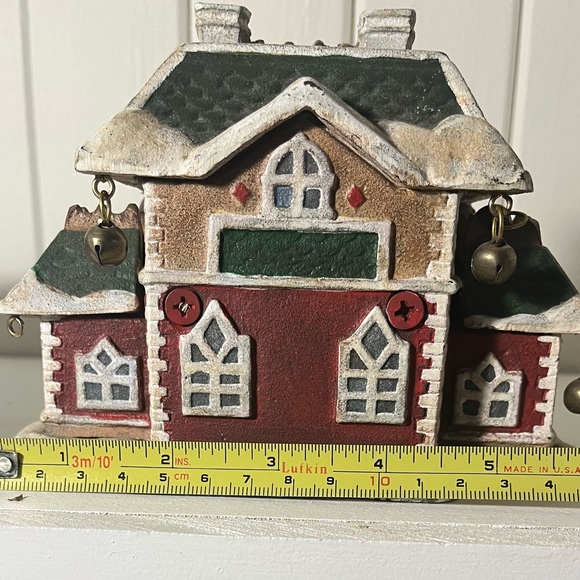 Cast iron Christmas 🎄 village banks - Picture 10 of 13